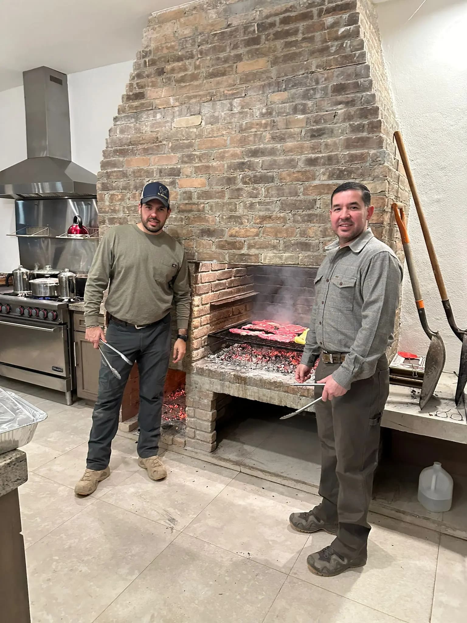 El Estribo's chef grilling meat for our guests